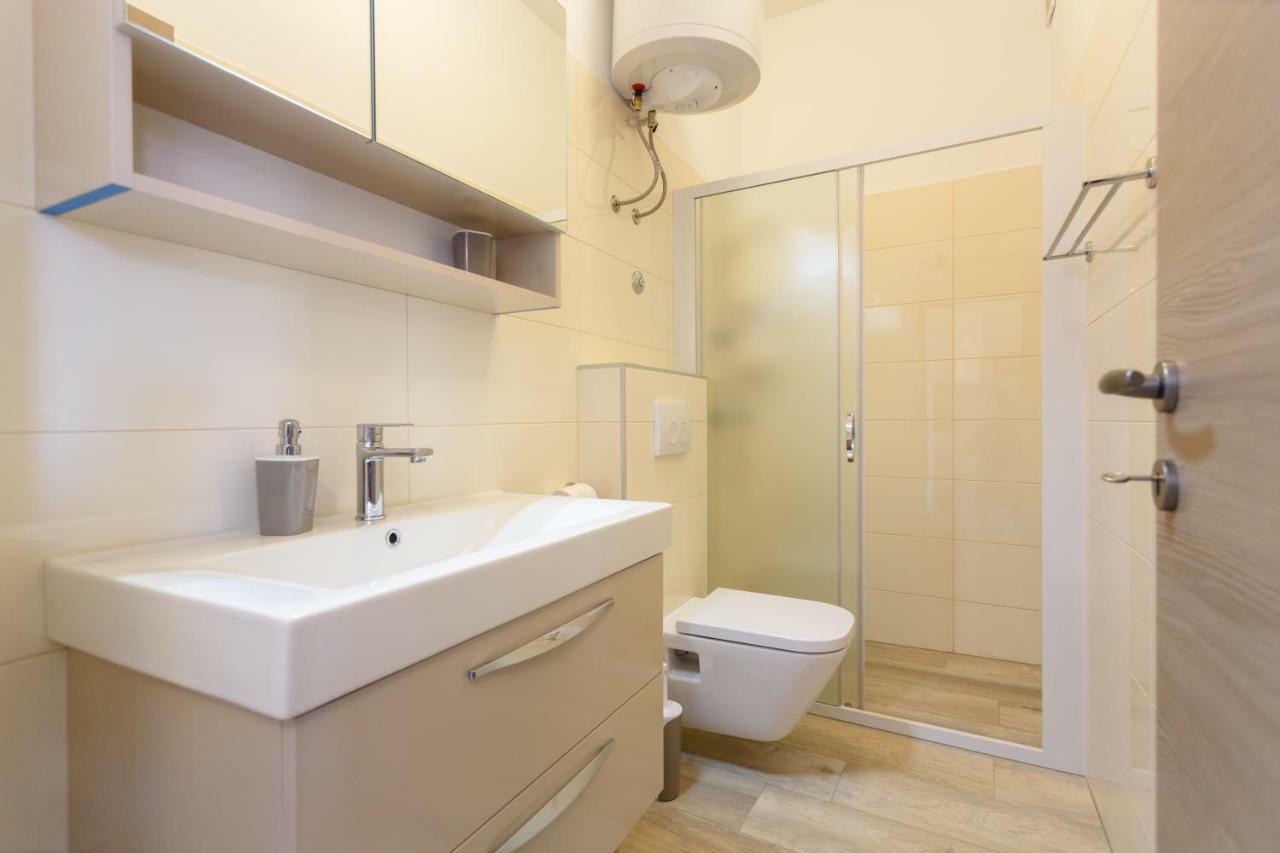 Apartment Rosemary 24 Krk Town Exterior photo